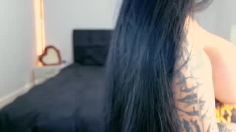 Niinarosee online show from 02/11/26, 11:32