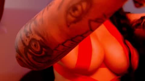 Niinarosee online show from 03/19/26, 09:30