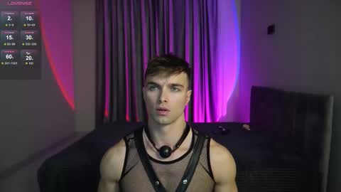 Snapshot of nik_sharp chatting on 01/07/26, 04:42 Nik online show from 01/07/26, 04:42