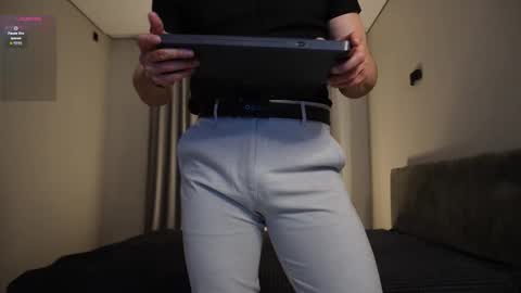 Snapshot of nik_sharp chatting on 02/24/26, 05:22 Nik online show from 02/24/26, 05:22