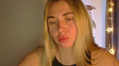 Snapshot of nika_flame chatting on 01/11/26, 02:22 Nika online show from 01/11/26, 02:22