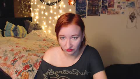 Snapshot of nika_fuchs chatting on 12/20/24, 06:02 Nika online show from 12/20/24, 06:02