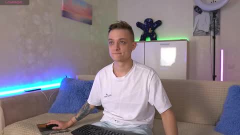 Snapshot of nika_niki chatting on 03/02/25, 07:12 Nika and Niki online show from 03/02/25, 07:12