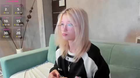 Snapshot of nika_sm chatting on 08/08/26, 09:22 Nika Sm online show from 08/08/26, 09:22