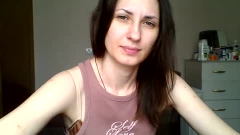 nika_smily online show from 06/18/26, 08:47