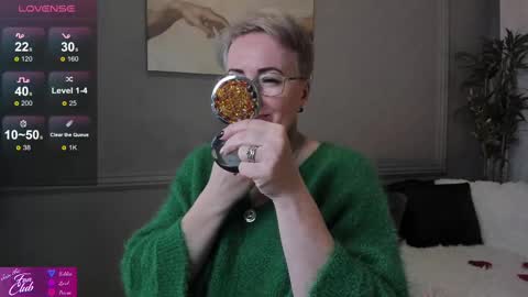 Nika online show from 02/15/25, 08:44