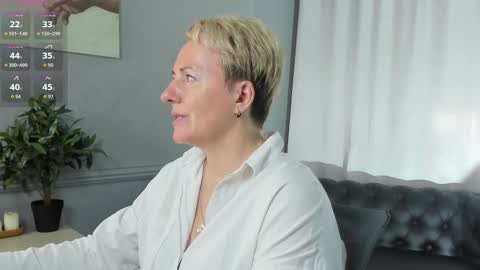 Nika online show from 09/12/25, 09:09