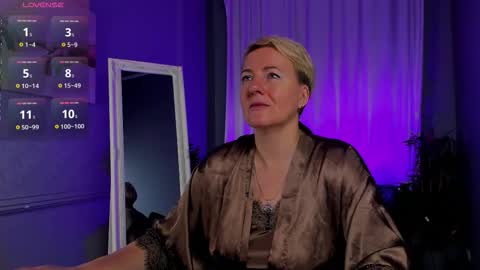 Nika online show from 10/24/25, 05:04