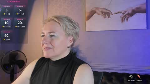 Nika online show from 11/28/25, 09:34