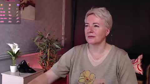 Snapshot of nika_smit chatting on 07/12/26, 05:20 Nika online show from 07/12/26, 05:20