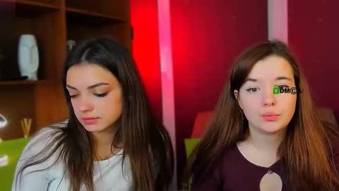 Snapshot of nika_still chatting on 11/16/25, 09:59 Little Angel online show from 11/16/25, 09:59