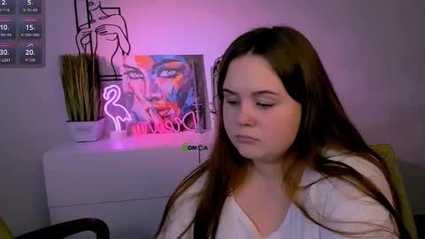 Snapshot of nika_still chatting on 12/03/25, 08:23 Little Angel online show from 12/03/25, 08:23