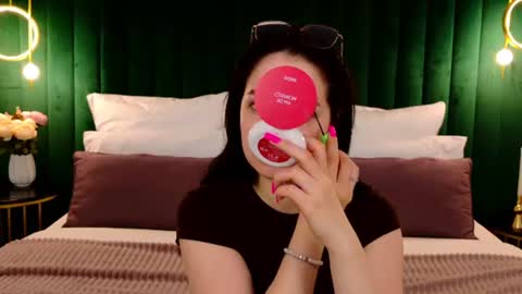 Snapshot of nikaflowers chatting on 06/30/26, 02:23 Nika online show from 06/30/26, 02:23