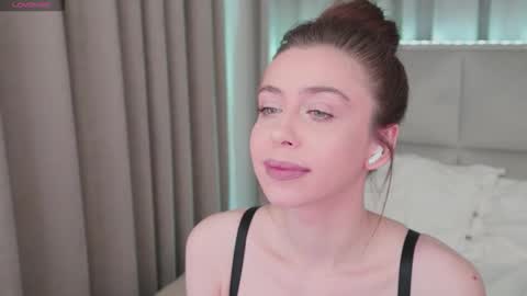 Nika online show from 04/24/26, 10:12