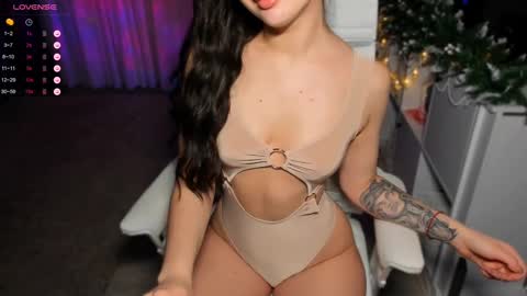 Snapshot of nikamioo chatting on 02/03/25, 03:53 Nika online show from 02/03/25, 03:53