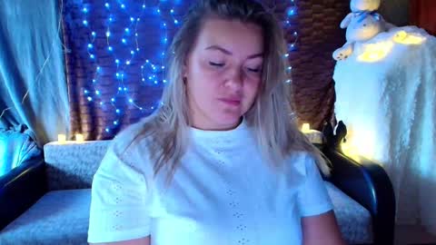 Nika online show from 09/14/25, 02:44