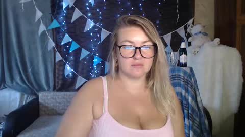 Nika online show from 09/26/25, 03:32