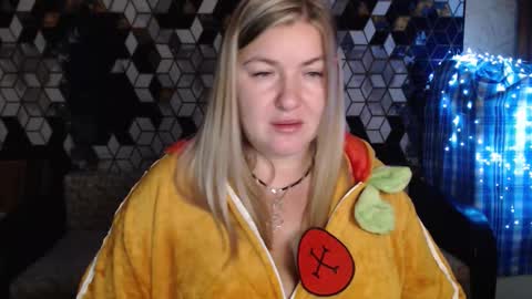 Nika online show from 12/17/25, 07:53