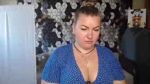 Snapshot of nikaskylink chatting on 06/11/26, 04:54 Nika online show from 06/11/26, 04:54