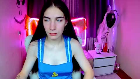 nikastarkk online show from 10/17/25, 07:55