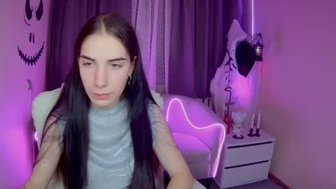 nikastarkk online show from 10/22/25, 07:02