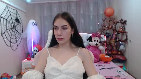 nikastarkk online show from 10/28/25, 07:49