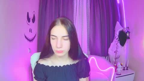 nikastarkk online show from 10/31/25, 07:48