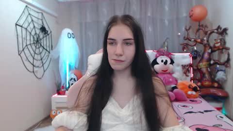 nikastarkk online show from 11/03/25, 07:26