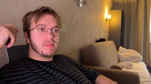 Celine online show from 11/04/25, 06:45