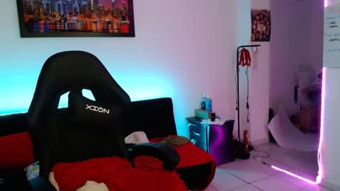 Snapshot of niki_1998 chatting on 11/04/25, 09:58 Natalia online show from 11/04/25, 09:58