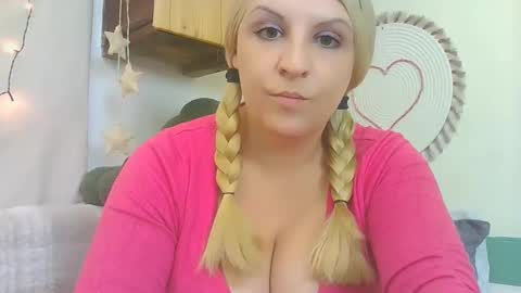 niki_leex online show from 09/17/25, 12:51