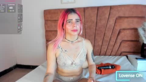 Snapshot of niki_santana chatting on 02/03/25, 04:14 niki online show from 02/03/25, 04:14