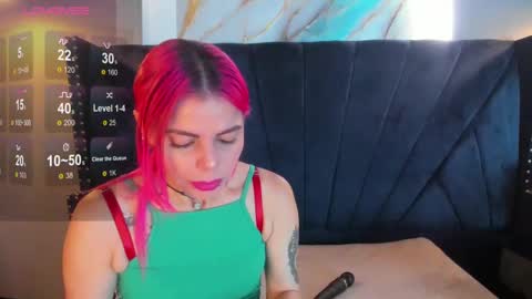 Snapshot of niki_santana chatting on 09/24/25, 03:54 niki online show from 09/24/25, 03:54