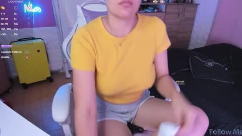 Snapshot of niki_sweet06 chatting on 12/17/25, 09:48 niki_sweet06 online show from 12/17/25, 09:48