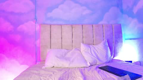    online show from 04/12/26, 02:05