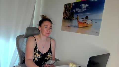 Snapshot of nikicute18 chatting on 02/14/26, 12:24 nikicute18 online show from 02/14/26, 12:24