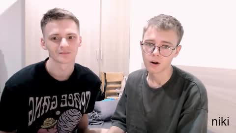 Snapshot of nikikerry_cum_ chatting on 10/28/25, 03:58 nikikerry_cum_ online show from 10/28/25, 03:58