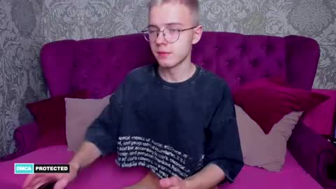 Snapshot of nikistorming chatting on 12/08/24, 07:43 Niki online show from 12/08/24, 07:43