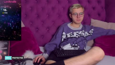 Snapshot of nikistorming chatting on 01/05/25, 08:00 Niki online show from 01/05/25, 08:00