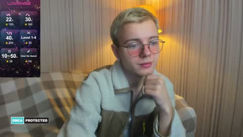 Snapshot of nikistorming chatting on 01/08/25, 07:56 Niki online show from 01/08/25, 07:56