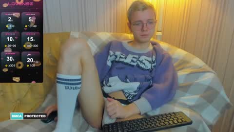 Snapshot of nikistorming chatting on 01/10/25, 08:15 Niki online show from 01/10/25, 08:15