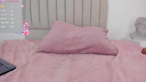 NIkki Angel online show from 02/09/25, 01:22