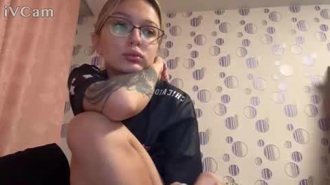 Snapshot of nikki_don chatting on 10/19/25, 03:12 Nikki online show from 10/19/25, 03:12