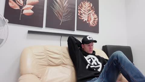 Snapshot of nikki_hard chatting on 12/21/24, 07:13 nikki online show from 12/21/24, 07:13