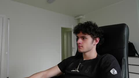 nikki online show from 04/11/26, 12:20