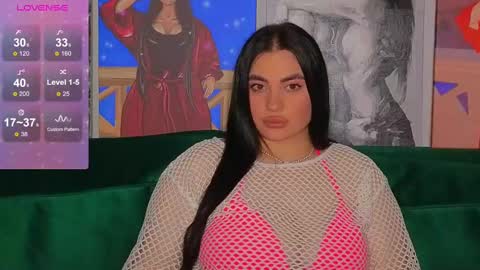 Snapshot of nikki_kardashian chatting on 12/10/24, 08:38 Nikki Kardashian online show from 12/10/24, 08:38