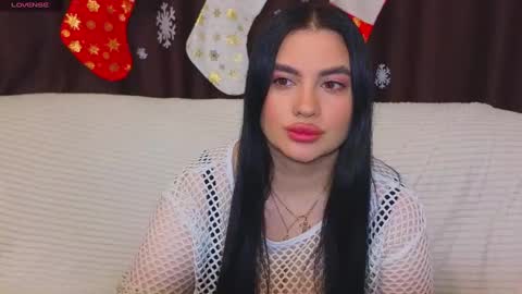 Snapshot of nikki_kardashian chatting on 01/13/25, 10:24 Nikki Kardashian online show from 01/13/25, 10:24