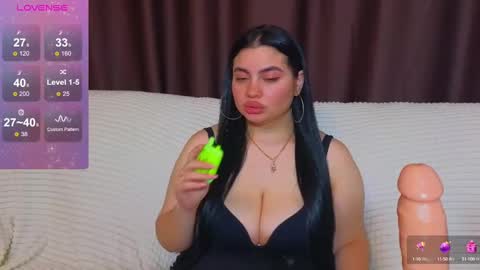 Snapshot of nikki_kardashian chatting on 02/26/25, 01:53 Nikki Kardashian online show from 02/26/25, 01:53