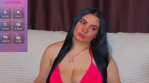 Snapshot of nikki_kardashian chatting on 03/05/25, 02:03 Nikki Kardashian online show from 03/05/25, 02:03