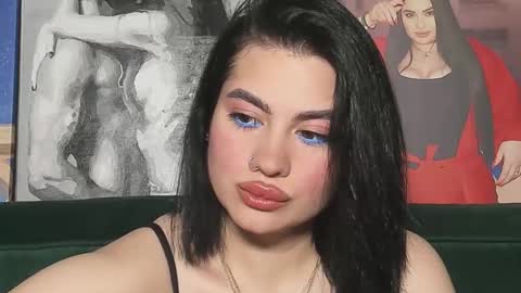 Snapshot of nikki_kardashian chatting on 09/24/25, 04:54 Nikki Kardashian online show from 09/24/25, 04:54